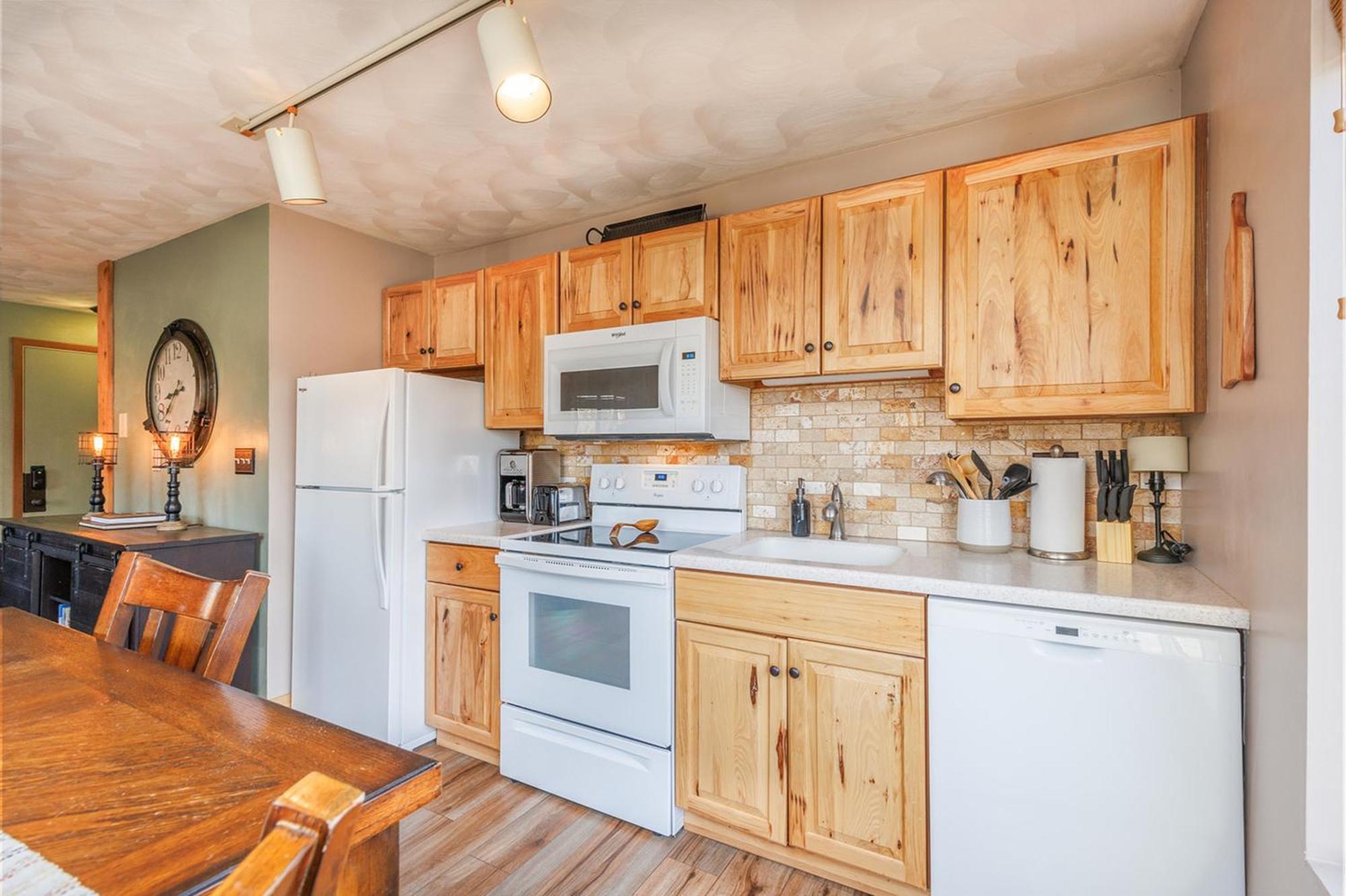 Swiss Mountain 1 Bedroom - Premier Unit With Patio * Champion