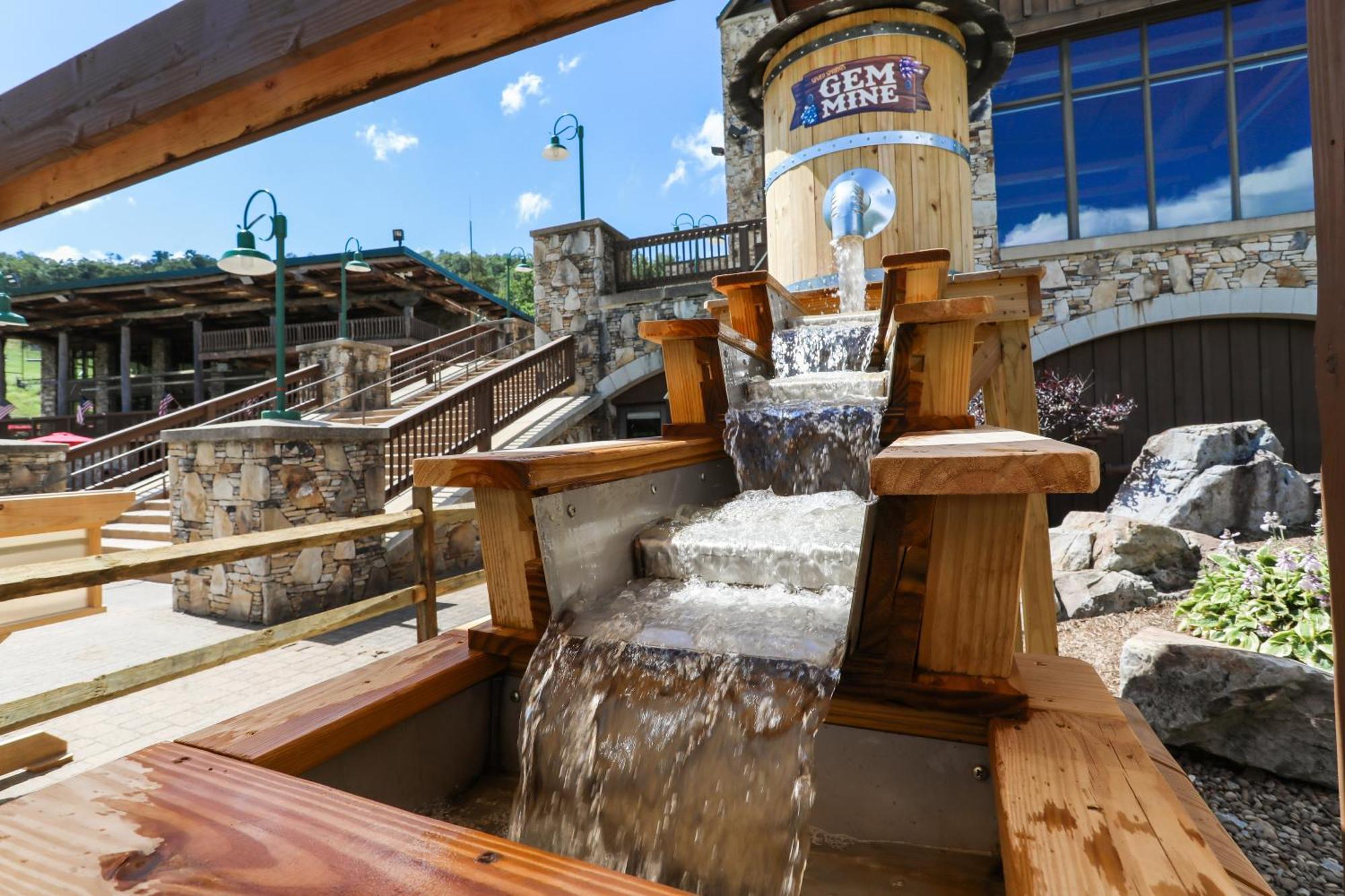 Swiss Mountain 1 Bedroom - Premier Unit With Patio Apartment *